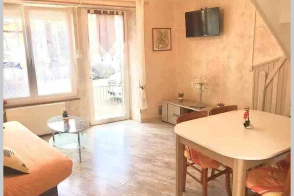 Petite Maison Au Coeur De L Auvergne Jumeaux Esterno foto